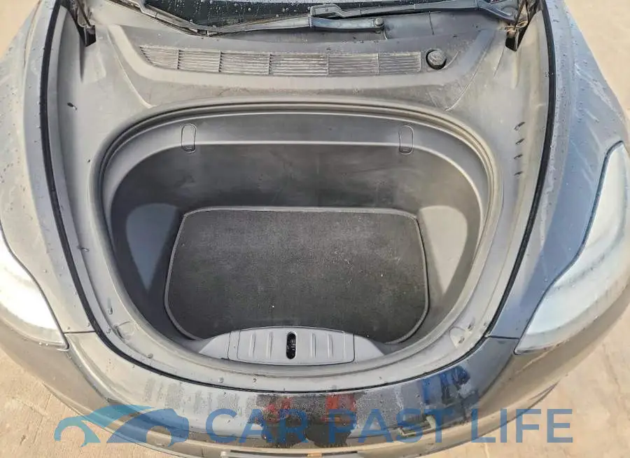 5YJ3E1EB5JF171084# 11