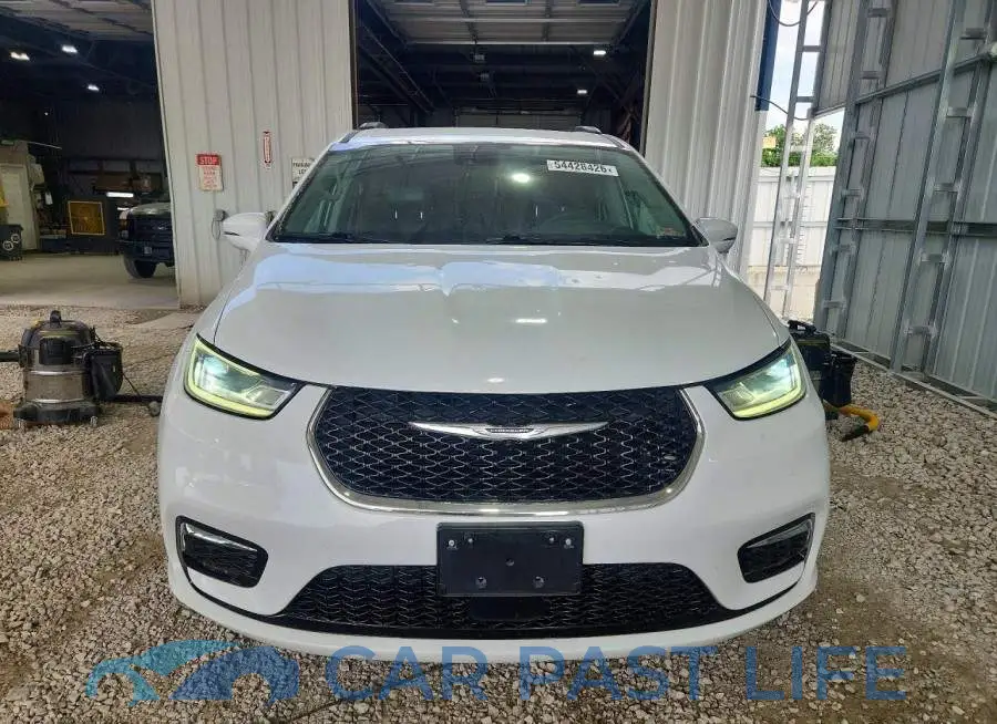 2C4RC1BG8NR178282# 5