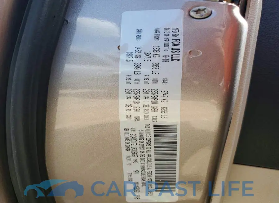 2C4RC1FG1JR316667# 14