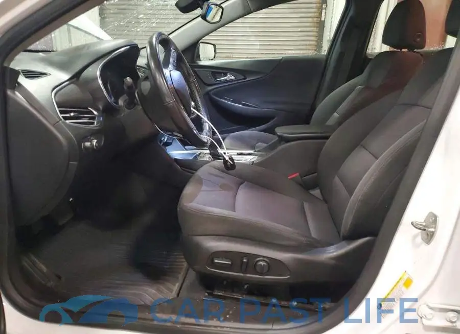 1G1ZD5ST3JF187323# 7