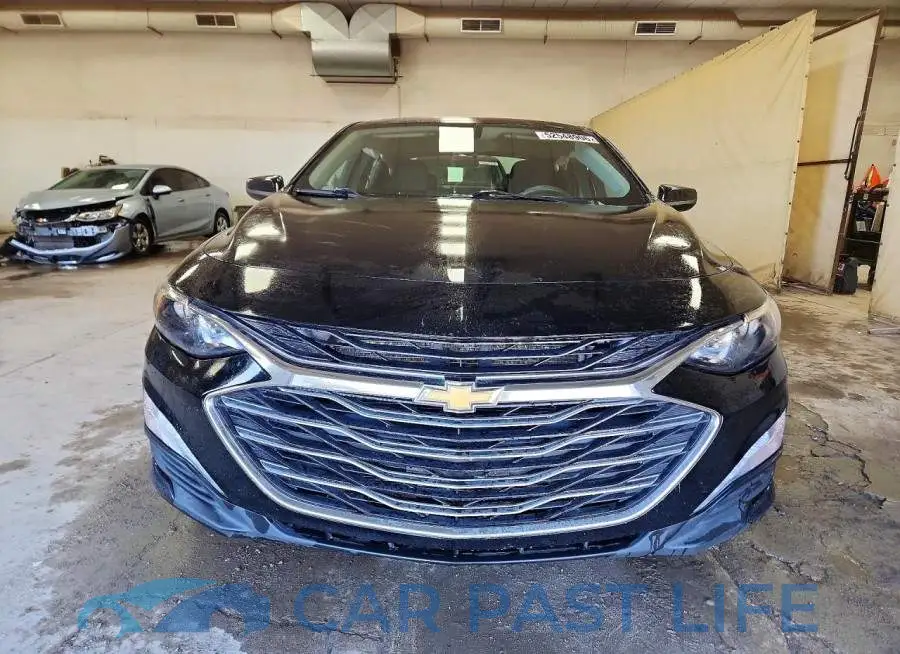 1G1ZD5ST3NF110070# 5