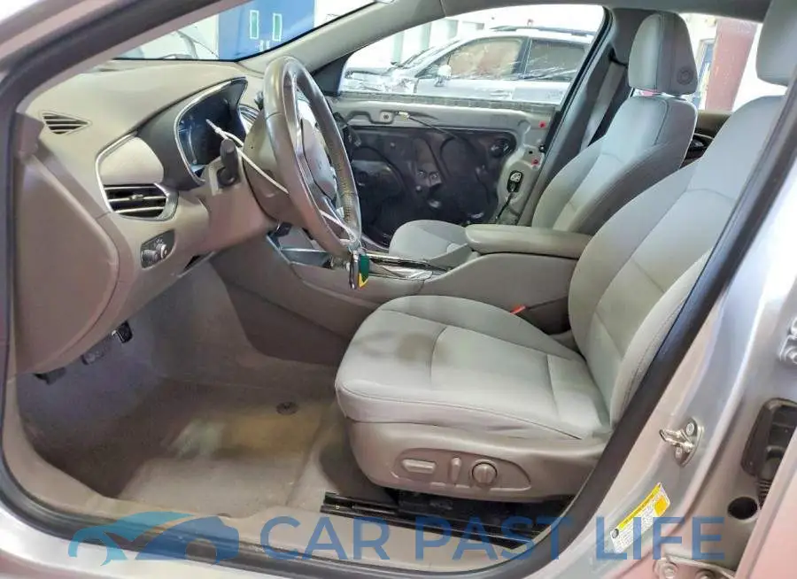 1G1ZD5ST9JF110794# 7