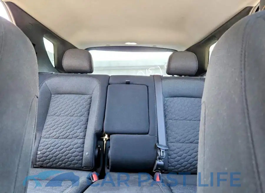 2GNAXUEV7M6126310# 10
