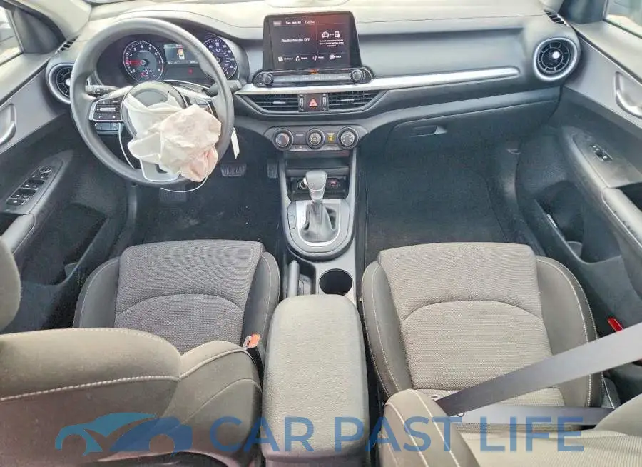 3KPF24AD4RE738465# 8