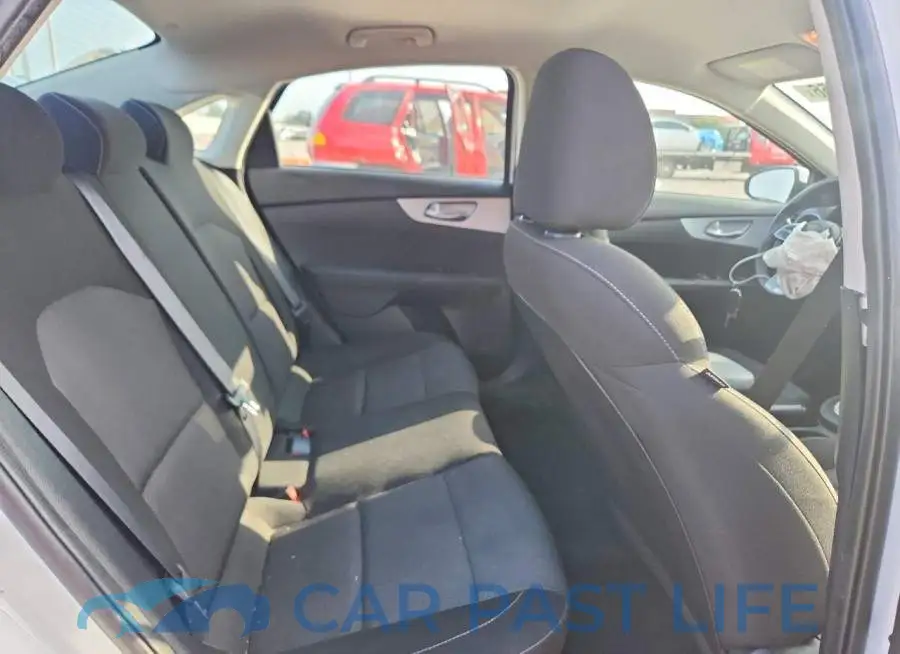 3KPF24AD4RE738465# 10