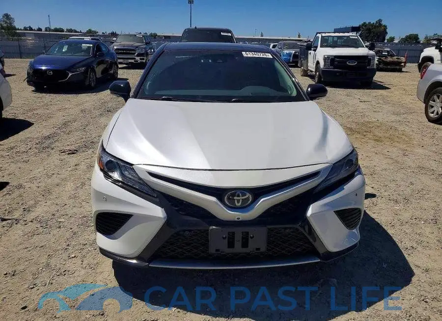 4T1B61HK8JU106253# 5