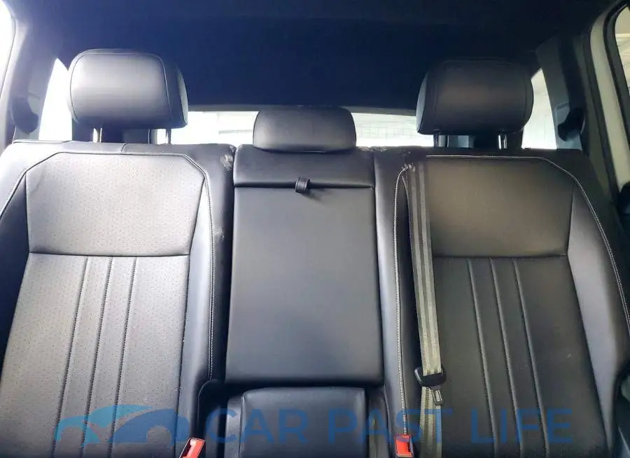 3VVCB7AX4RM050990# 10