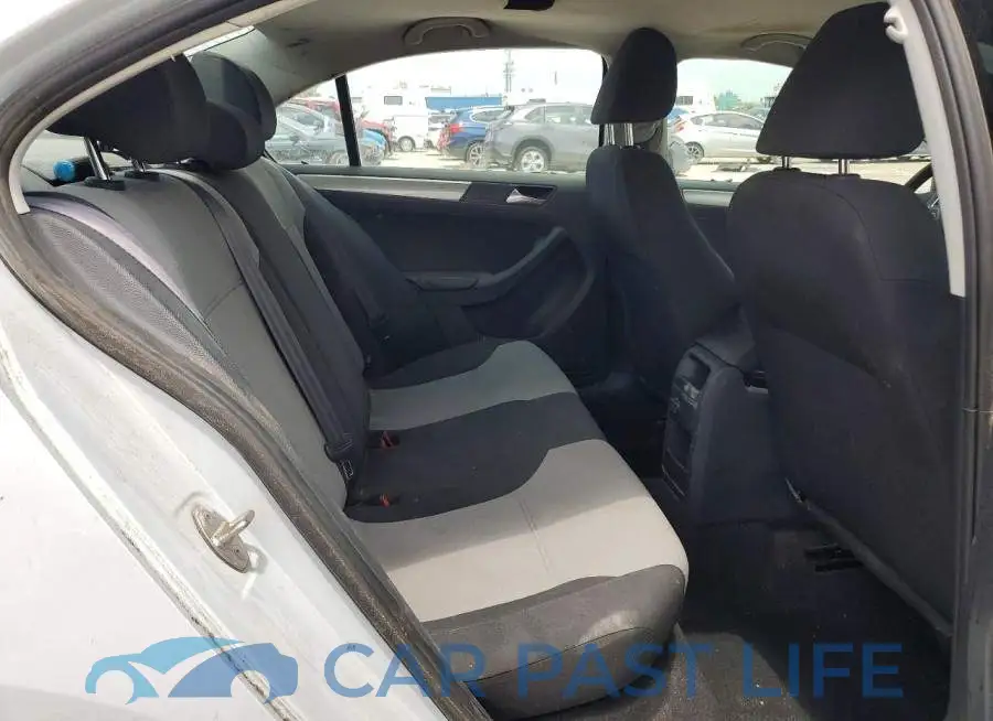 3VW2B7AJ3HM223173# 10