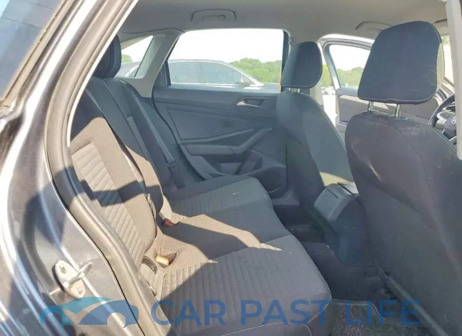 3VW4M7BU9RM010595# 10