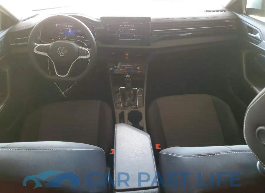 3VW5W7BU4TM040979# 8