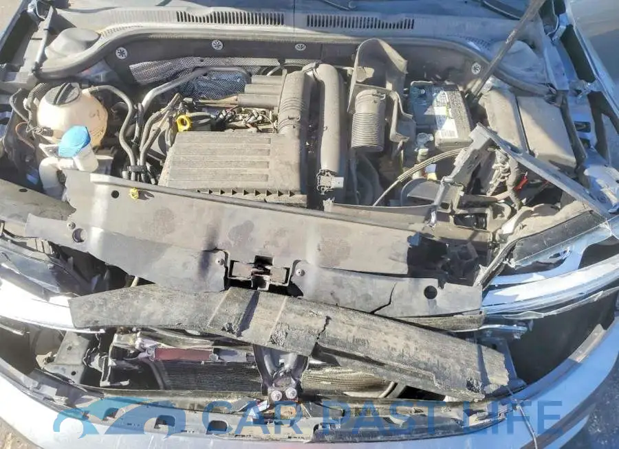 3VWDB7AJ9HM217015# 11