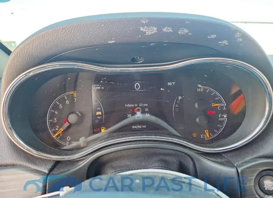 1C4RJEAG2KC826587# 9