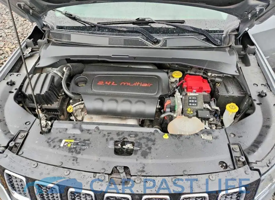 3C4NJDCB7LT163808# 11