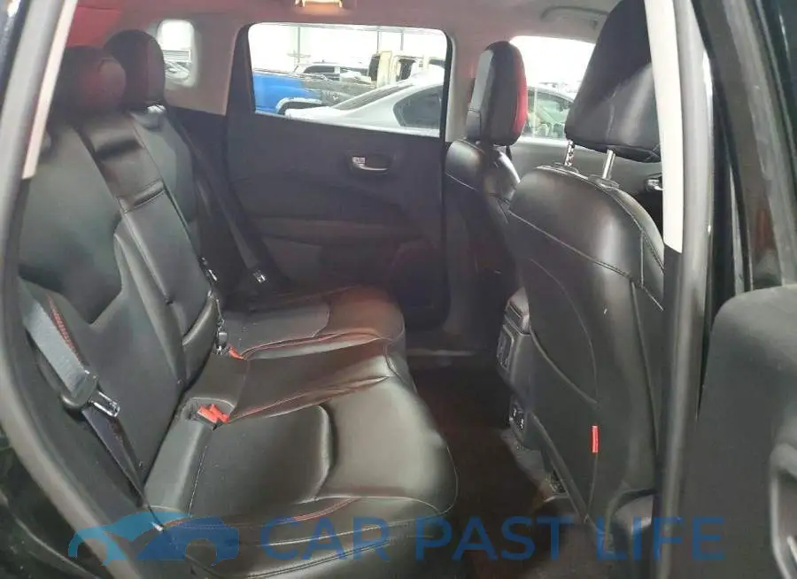 3C4NJDDB6JT262731# 10