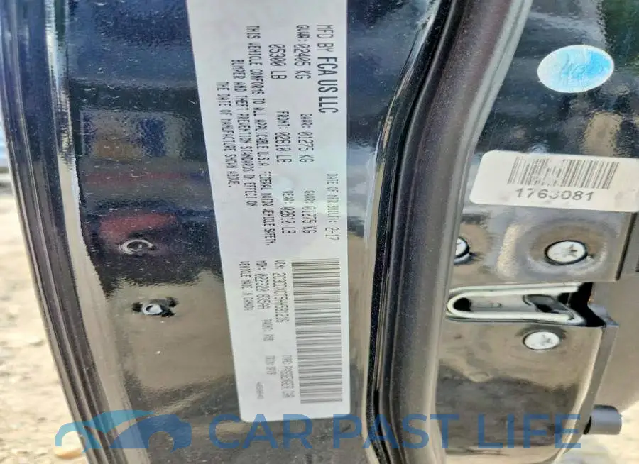 2C3CDXCT5HH581216# 13