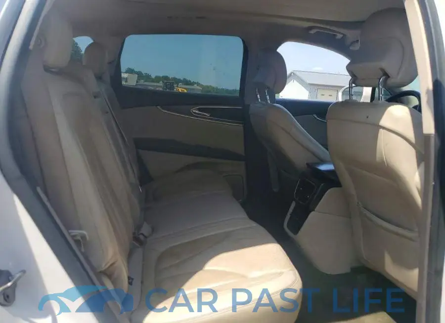 2LMPJ8LR8HBL44030# 11