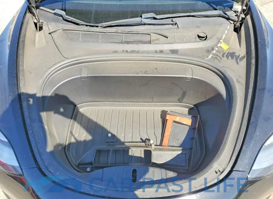 5YJ3E1EA8JF172768# 11