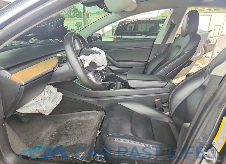 5YJ3E1EB5LF619925# 7