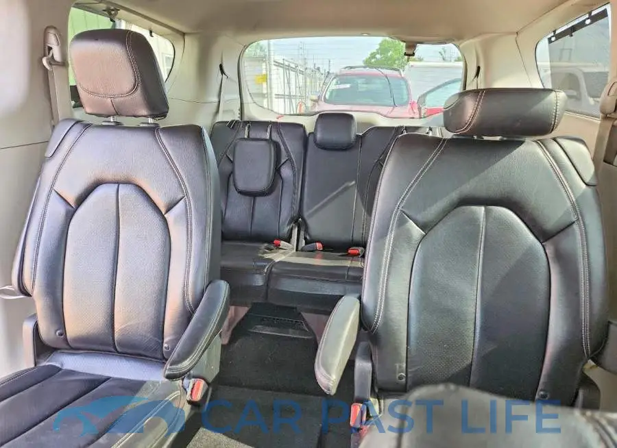 2C4RC1BG1NR169035# 10