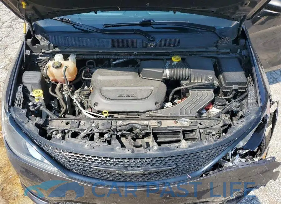 2C4RC1FG4LR183082# 11