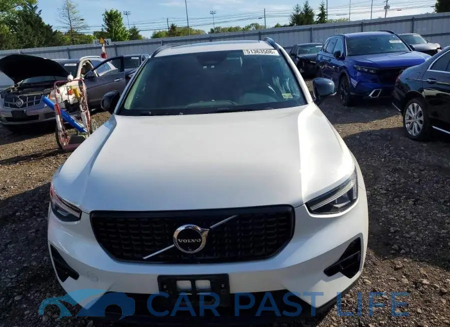 YV4L12UL8R2201427# 5