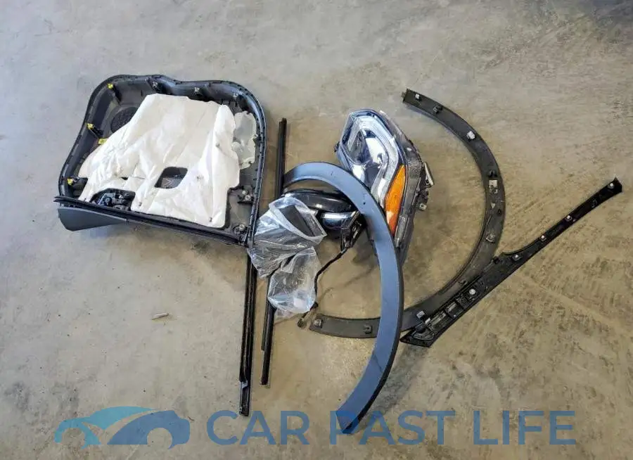 1G1FZ6S03K4109962# 13