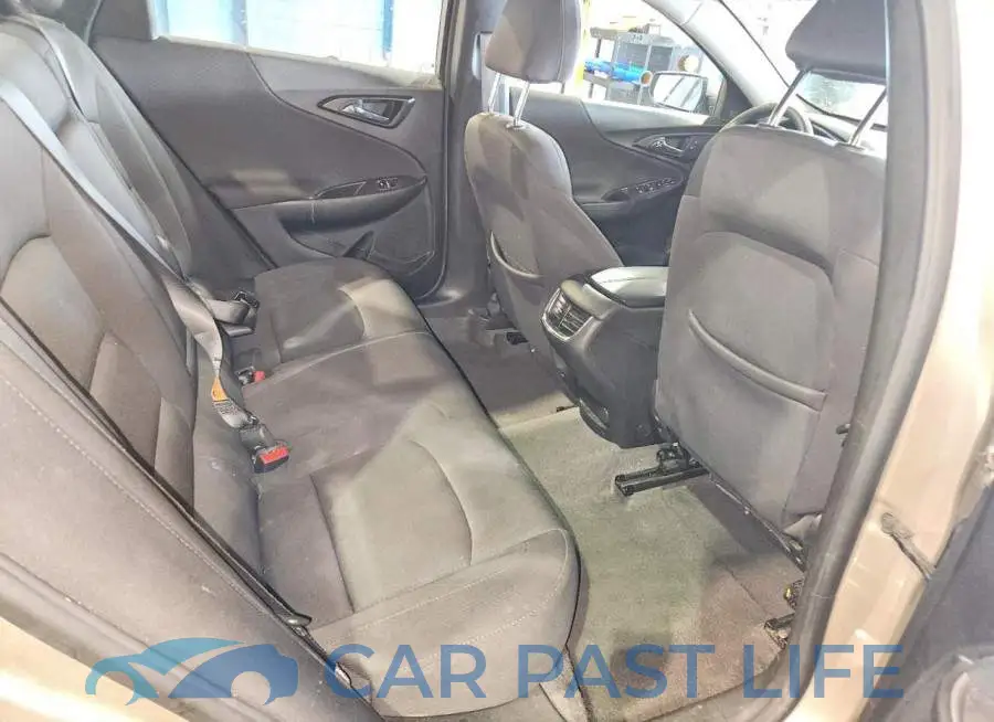 1G1ZD5ST2NF163701# 10