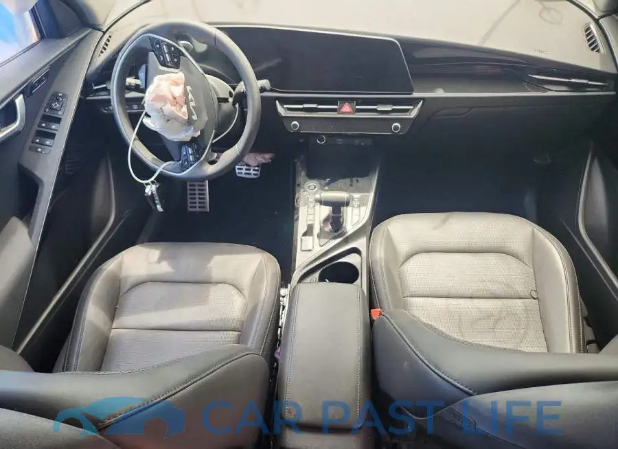KNDCT3LEXR5201935# 8