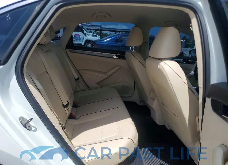 1VWDT7A36HC018925# 10