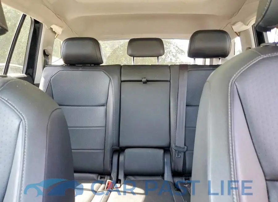 3VV2B7AX3JM219896# 10