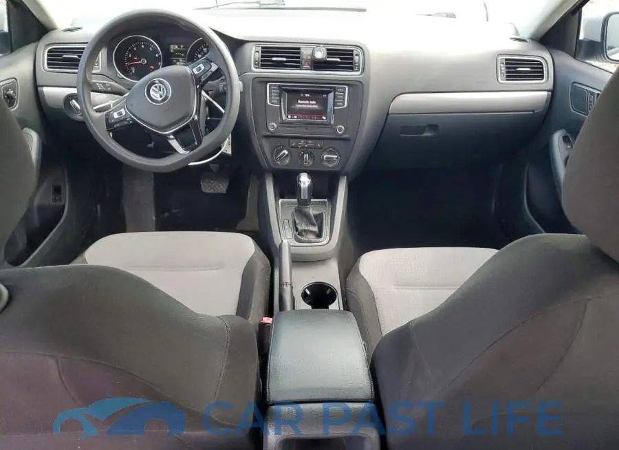 3VW2B7AJ3JM215242# 8