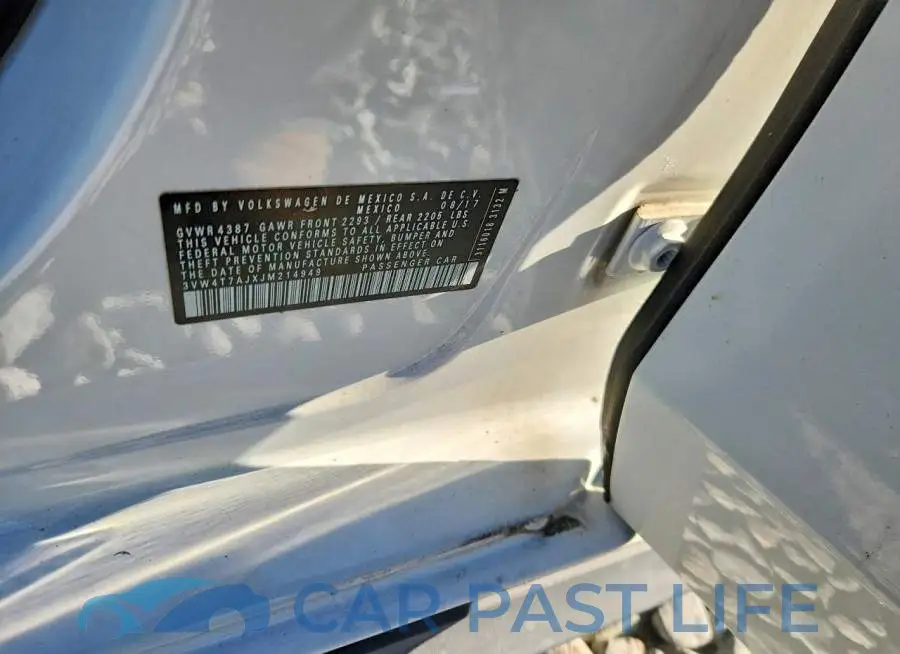 3VW4T7AJXJM214949# 12
