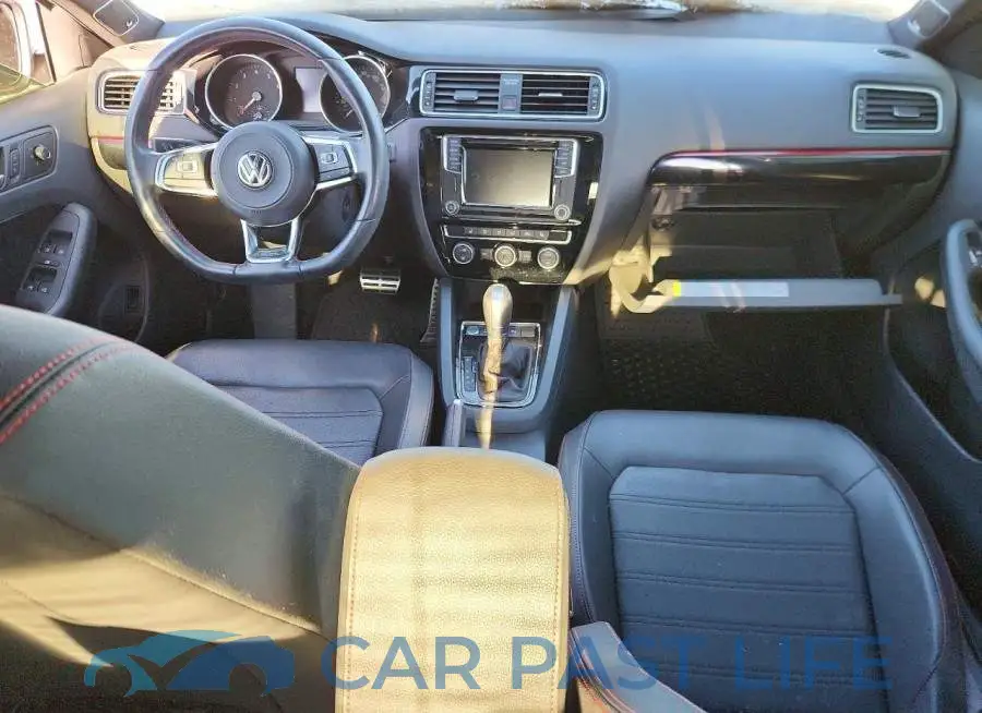 3VW4T7AJXJM214949# 8