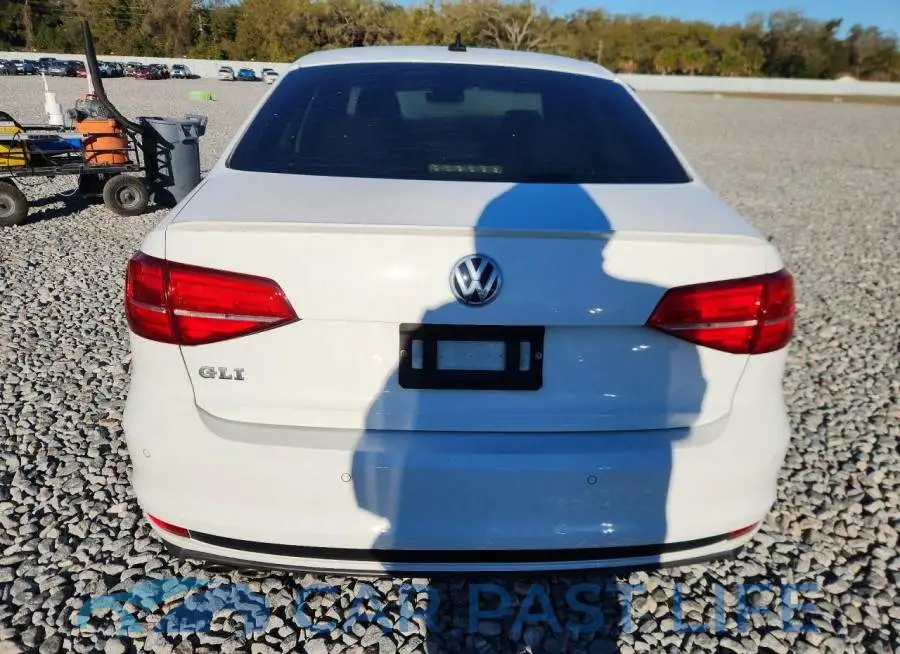 3VW4T7AJXJM214949# 6