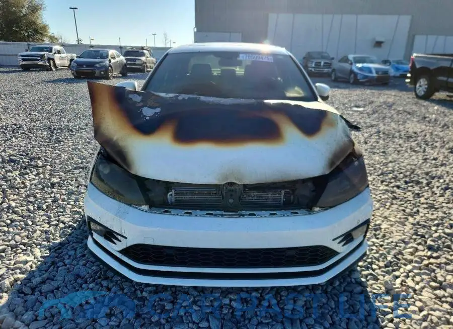 3VW4T7AJXJM214949# 5