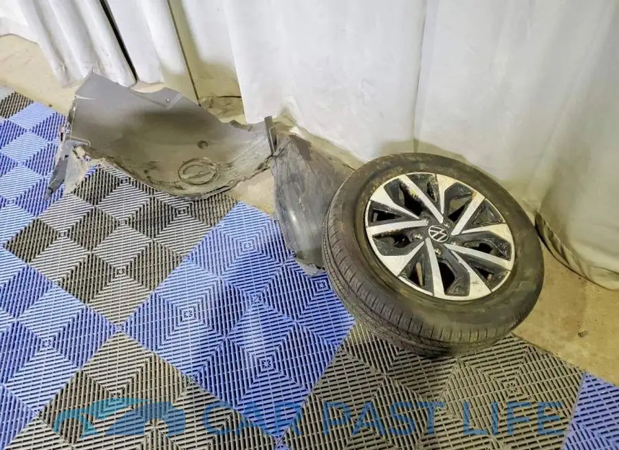 3VW5M7BU0RM054540# 12