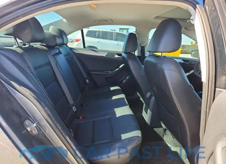 3VWDB7AJ5HM360995# 10