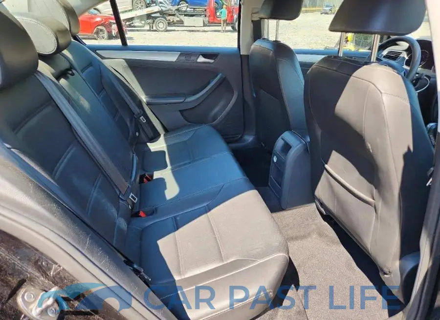 3VWDB7AJ5JM238207# 10