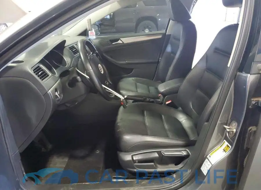 3VWDB7AJ5JM239017# 7