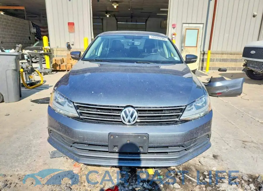 3VWDB7AJ7HM240888# 5