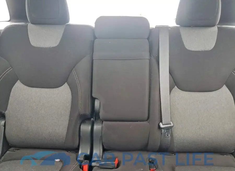 1C4PJLCB4JD559085# 10