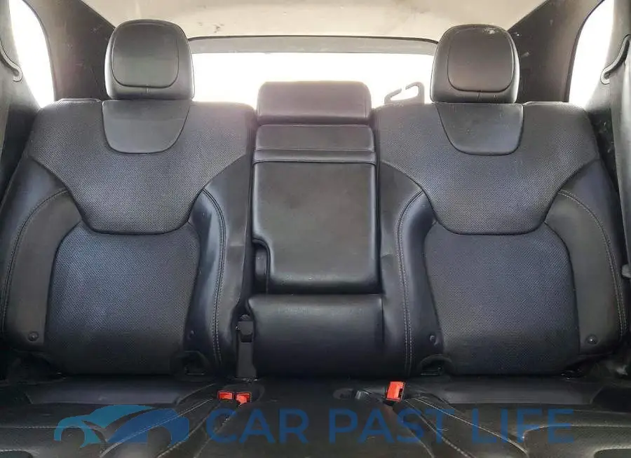 1C4PJLDB4KD302444# 10