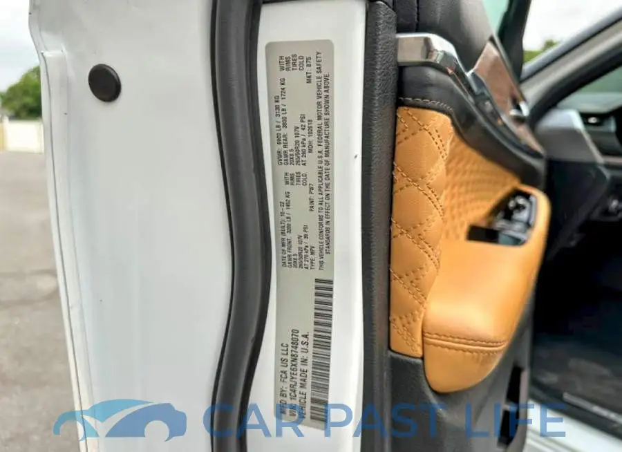 1C4RJYE6XN8748070# 10