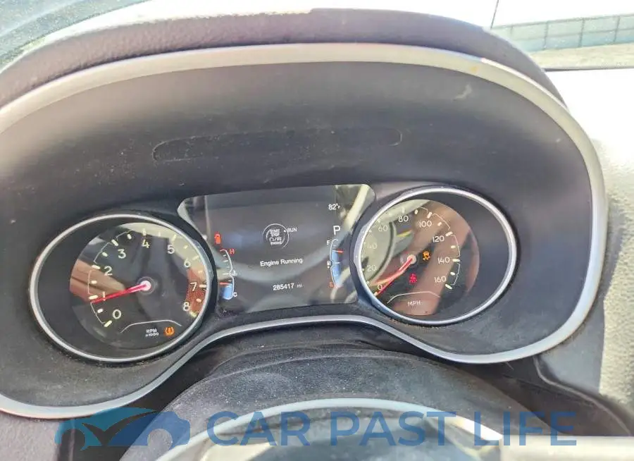 3C4NJDBB7JT114767# 9