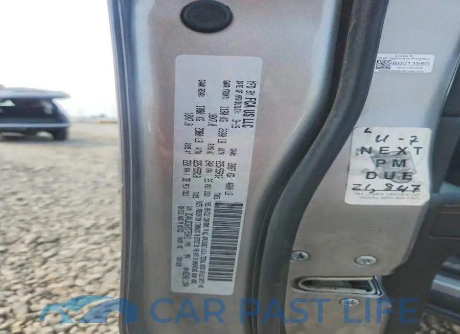 3C4NJDCB7KT753411# 14
