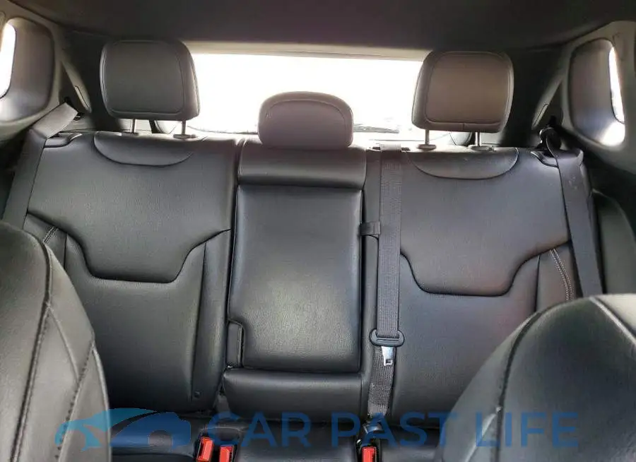 3C4NJDCN4ST505062# 10