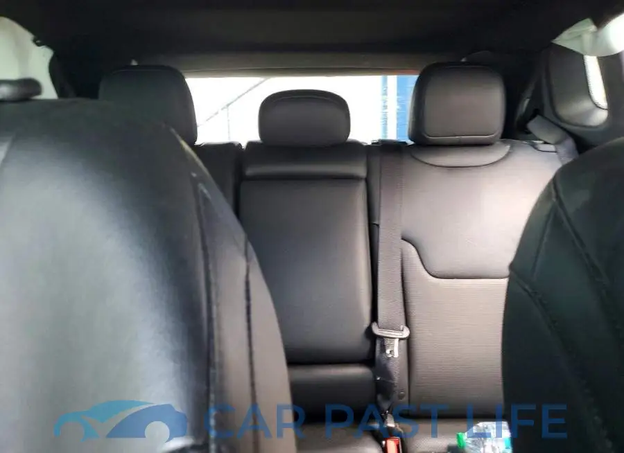 3C4NJDCN9ST603925# 10