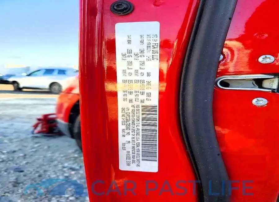 3C4PDCGBXJT252063# 12