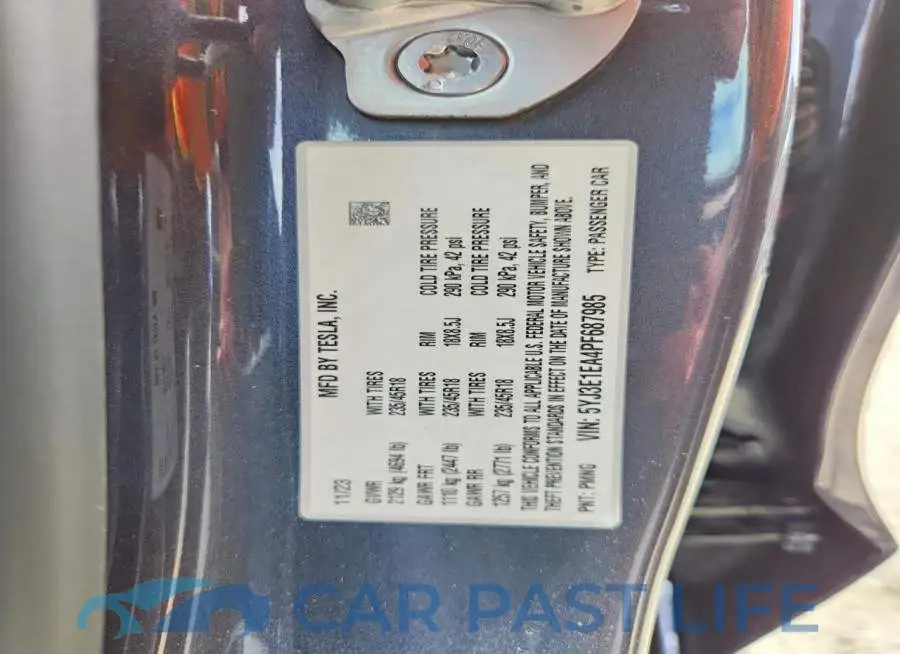 5YJ3E1EA4PF687985# 12