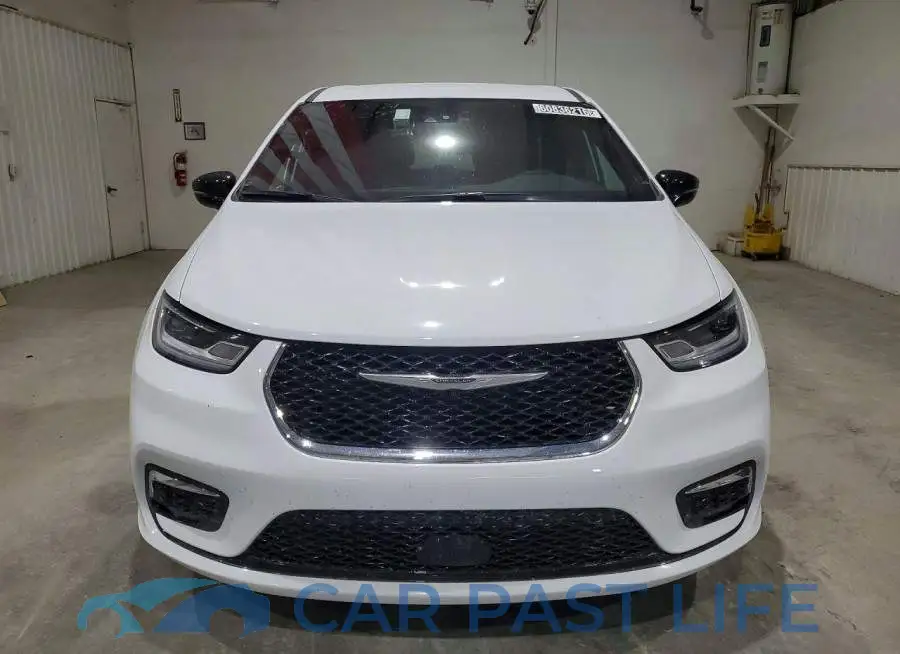 2C4RC1BG5TR213079# 5
